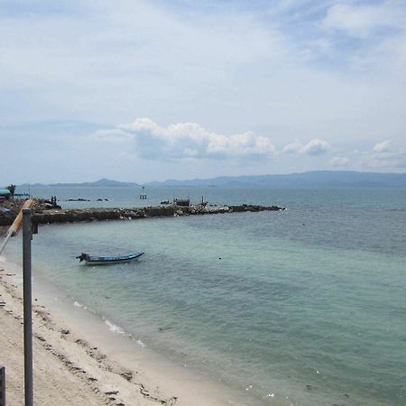 Charung Beach ハード・リン エクステリア 写真